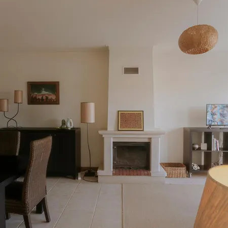 Διαμέρισμα 40 - Me And The Sea *