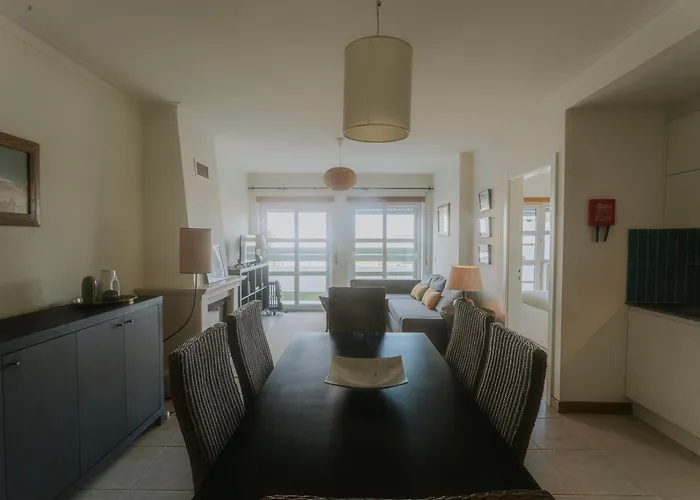 40 - Me And The Sea Ferrel (Leiria)